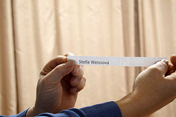 Losování vánoční soutěže knihovny Vánoce a pohádky