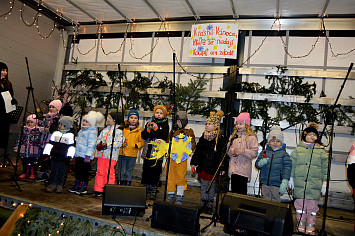 Zpívání koled s Českým rozhlasem Plzeň v Kasejovicích