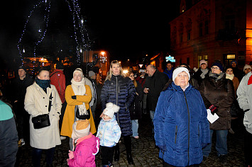 Zpívání koled s Českým rozhlasem Plzeň v Kasejovicích