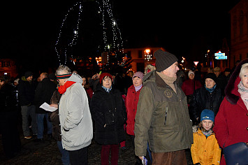 Zpívání koled s Českým rozhlasem Plzeň v Kasejovicích