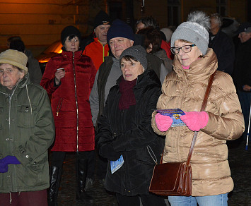 Zpívání koled s Českým rozhlasem Plzeň v Kasejovicích