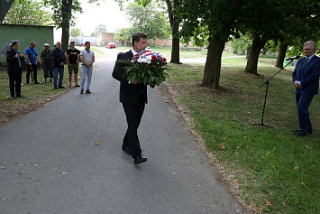 Slavnostního odhalení pamětní desky Vaclavu Bojerovi v Řesanicích